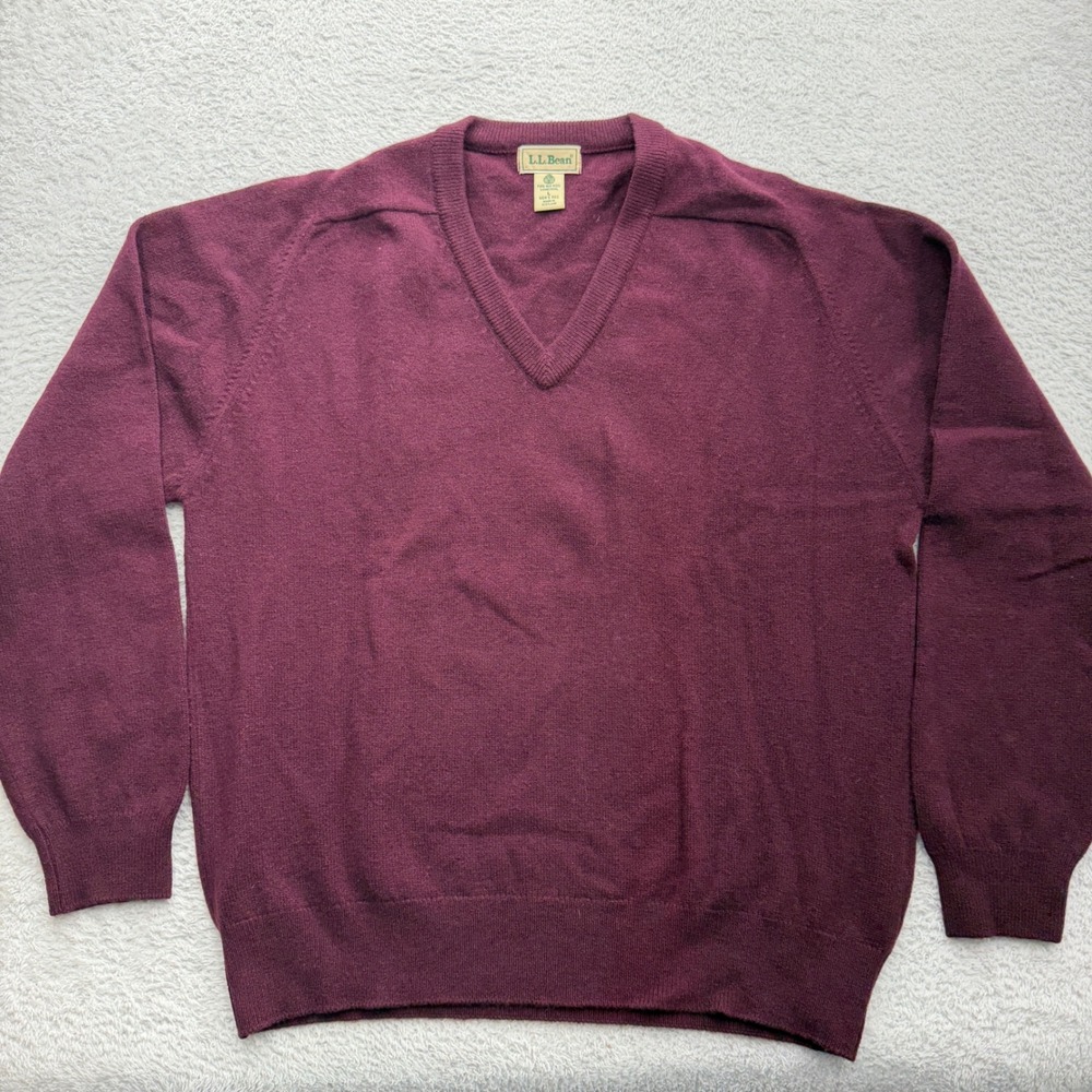 LL Bean Mens Burgundy Lambswool V-Neck Sweater Made in Scotland Large